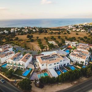 Latchi Escape Hotel And Suites